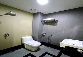 OYO 90975 Atta Hotel