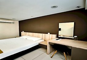 OYO 90975 Atta Hotel