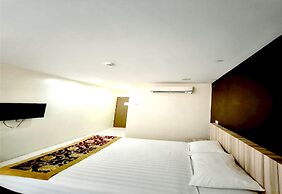 OYO 90975 Atta Hotel