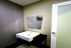 OYO 90975 Atta Hotel