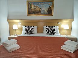 Hotel Tito