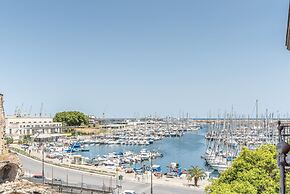 Oretea Apartment With Terrace by Wonderful Italy