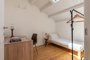 Oretea Apartment With Terrace by Wonderful Italy