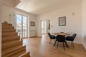 Oretea Apartment With Terrace by Wonderful Italy