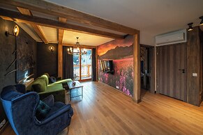 Mountain Shelter Apartments