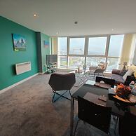 2BR Stunning City Centre Apt
