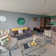 2BR Stunning City Centre Apt