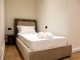 Hotel Adore