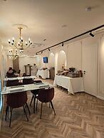 Hotel Adore
