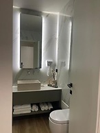 Hotel Adore