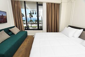 Hotel Adore