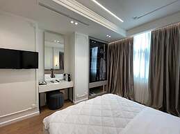 Hotel Adore
