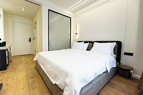 Hotel Adore