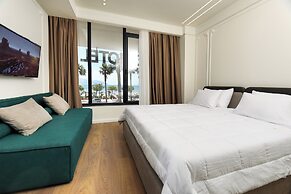 Hotel Adore