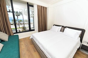 Hotel Adore
