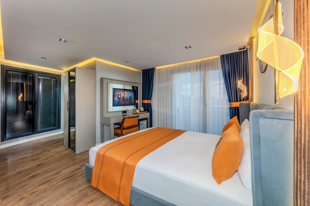 AirGate Airport Hotel