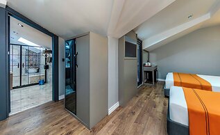 AirGate Airport Hotel
