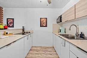 Otium Ideal Marina Getaway Balcony Parking
