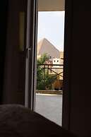 Pyramids Heritage INN