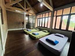 Saka Homestay Boutique & Cafe