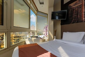 pyramids palace inn
