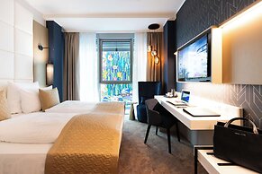 Best Western Premier Royal Blue - Adult Only