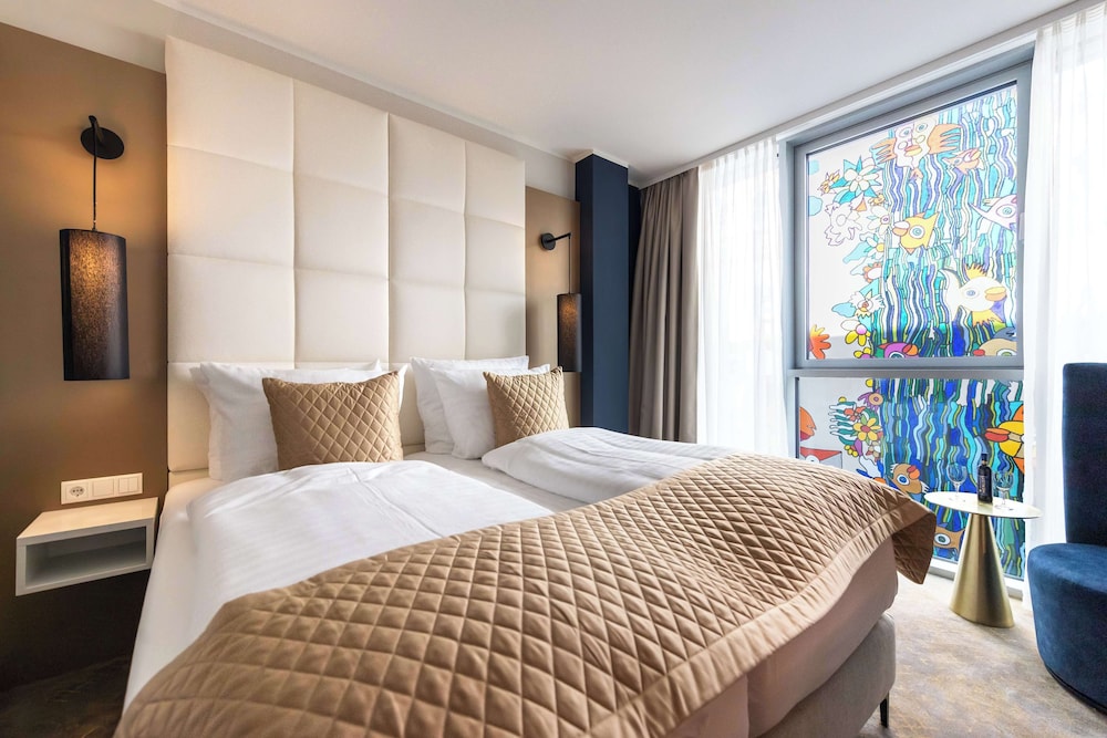 Best Western Premier Royal Blue - Adult Only