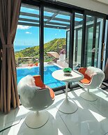 THE VIEW LUXE