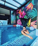 THE VIEW LUXE