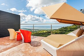 THE VIEW LUXE