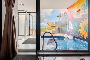 THE VIEW LUXE