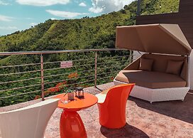 THE VIEW LUXE