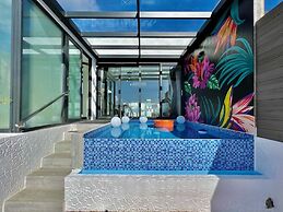 THE VIEW LUXE