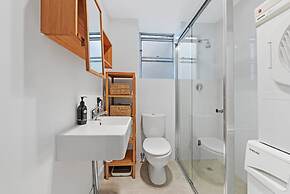 Centennial Park Light Filled Modern Studio