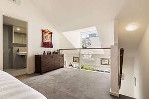 Poolside Apartment Opposite Redfern Park