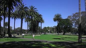 Poolside Apartment Opposite Redfern Park
