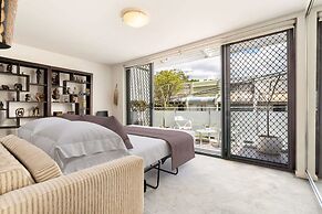 Poolside Apartment Opposite Redfern Park