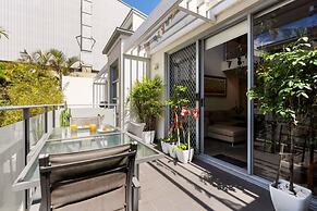 Poolside Apartment Opposite Redfern Park