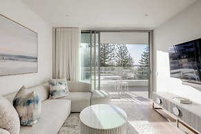 Kirra Point Holiday Apartments