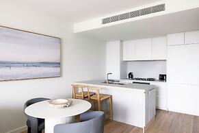 Kirra Point Holiday Apartments