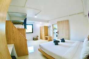 The Rock Samui Poshtel Lamai Beach