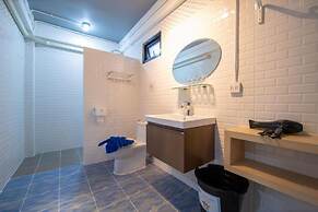 The Rock Samui Poshtel Lamai Beach
