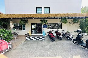 The Rock Samui Poshtel Lamai Beach