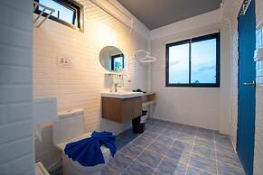 The Rock Samui Poshtel Lamai Beach