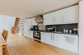 Platform Avenues 5 Bed House