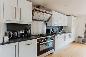 Platform Avenues 5 Bed House