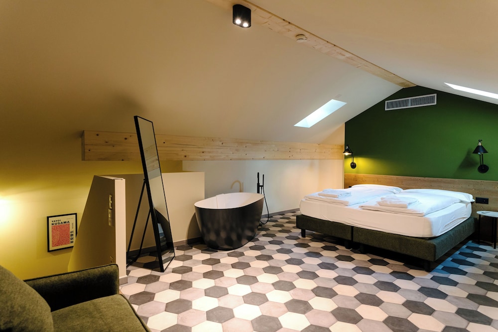 Seven Town House Boutique Hotel