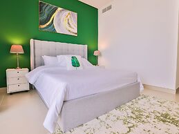 Luxury Marina View 2BR Flats Dubai by Belvilla