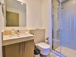 Luxury Marina View 2BR Flats Dubai by Belvilla