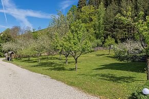 Eco Farm Mikl Pine Tree Apartment
